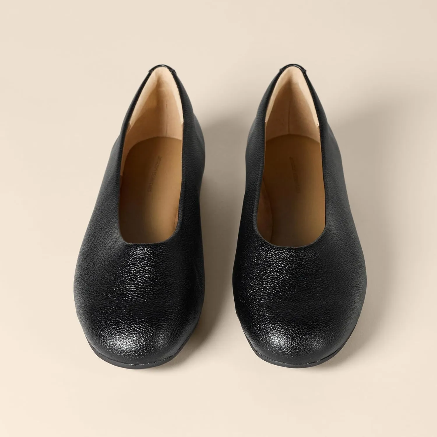 Amazon Essentials Women's Glove Ballet Flats
