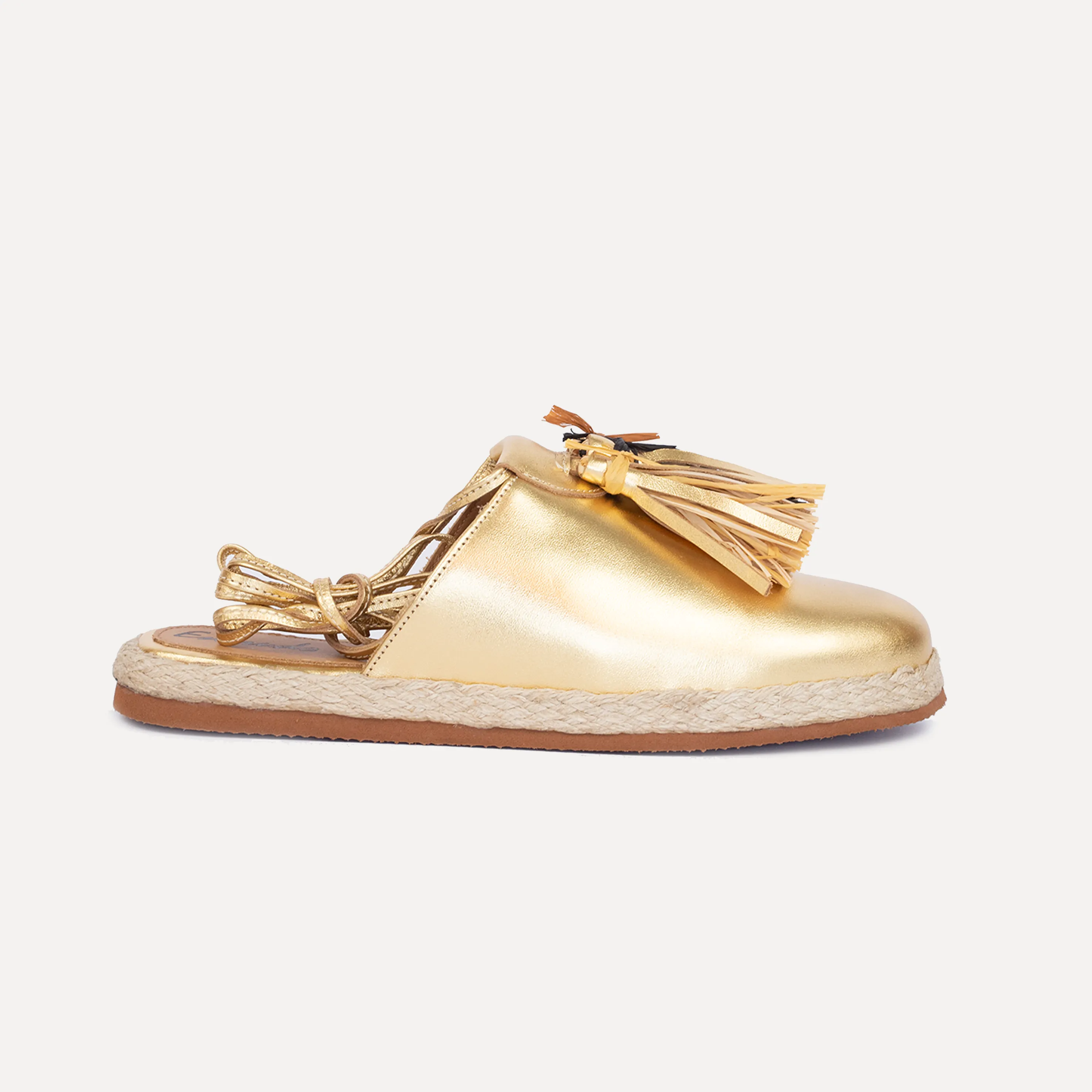 Baçal - espadrilles with handmade raffia applications in golden