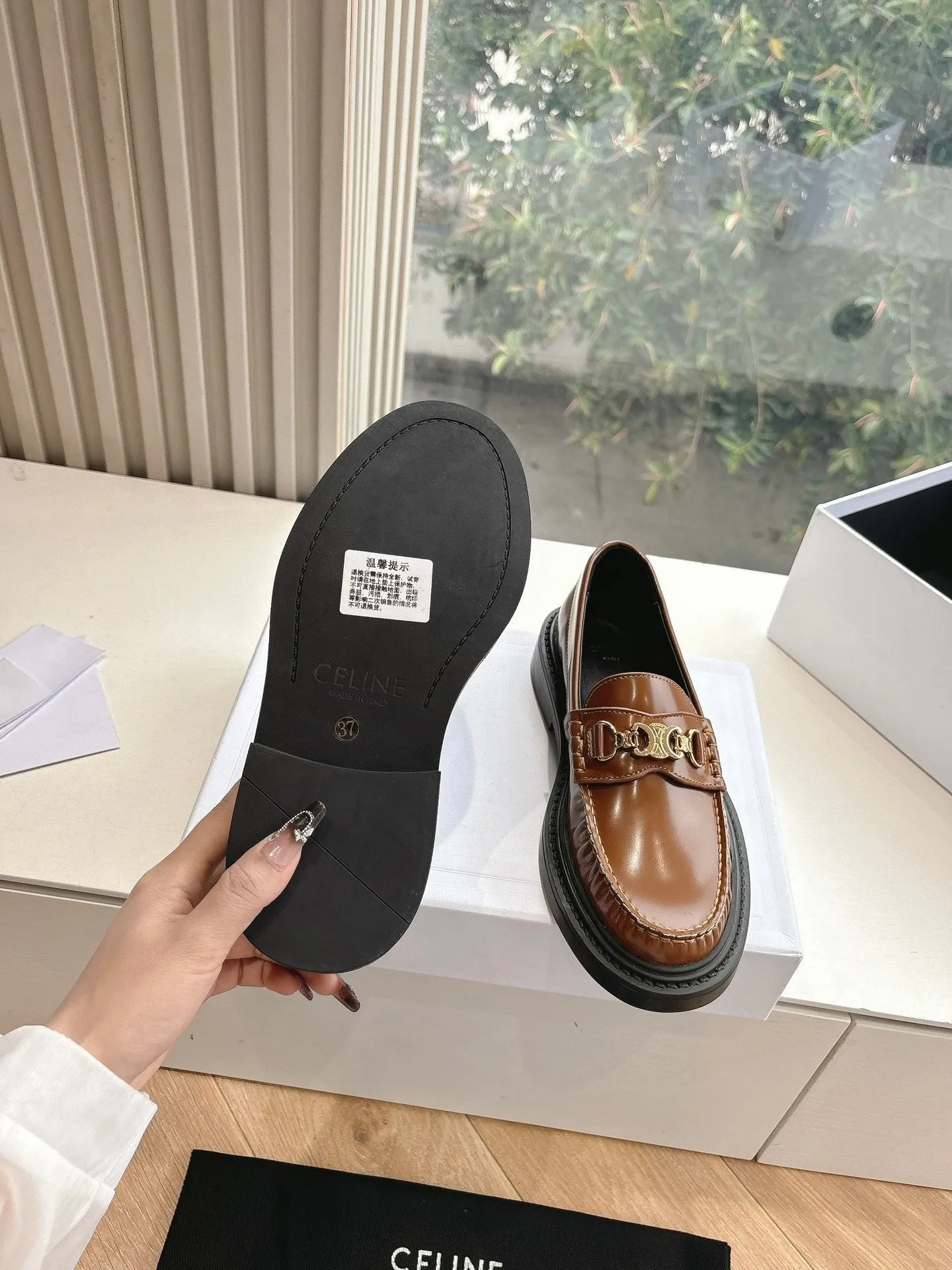 Buckle Celine Leather 285955 High-demand products Triomphe CELINE Sophisticated Golden Loafers