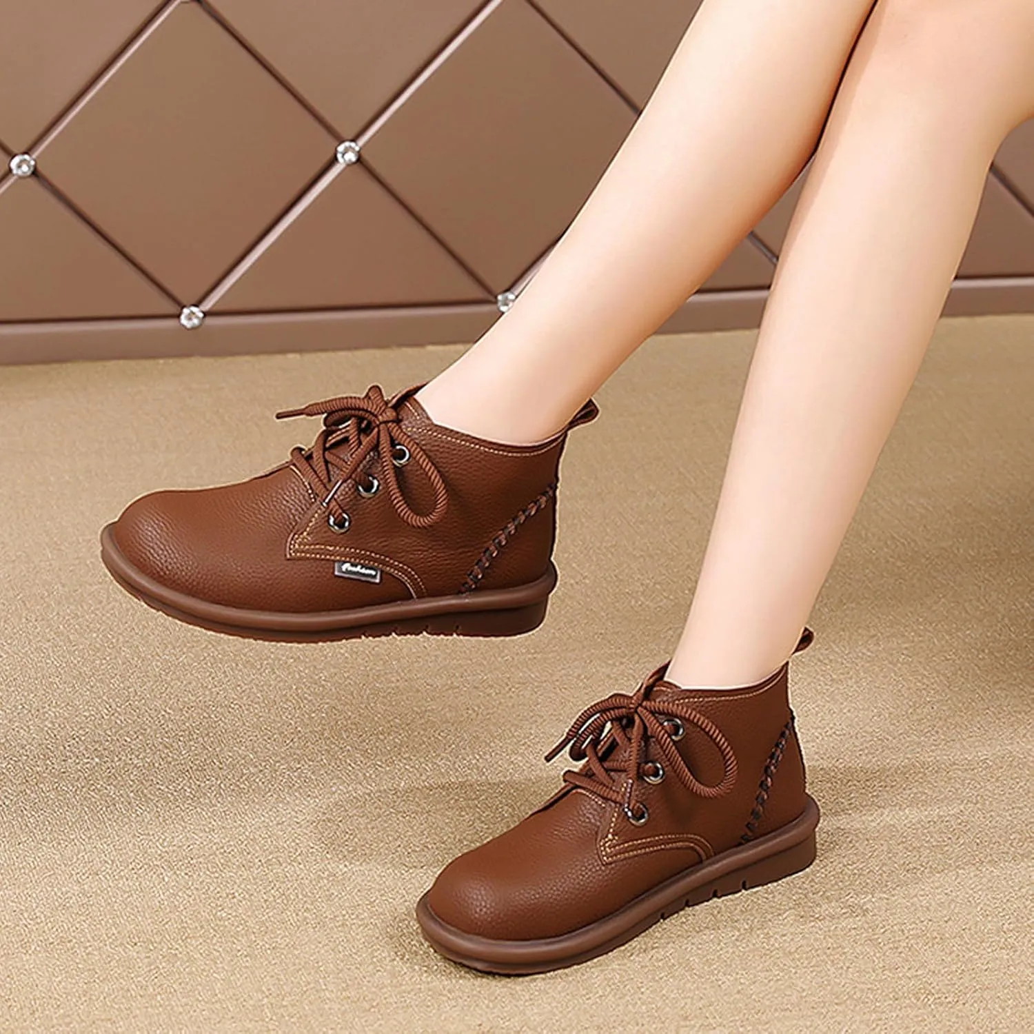 DirraBra Women's Hand Leather Lace Up Flat Chukka Boots Fashion Retro Warm Non-Slip Low Heel Walk Shoes Autumn Winter Outdoor Leisure Round Toe Softsole Ankle Booties