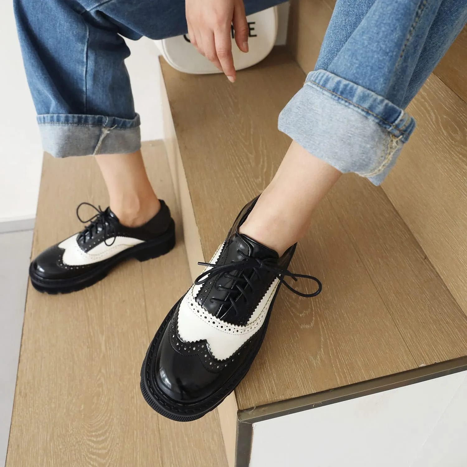 FOWT Women's Lace up Two Tone Wingtip Patent Leather Brogues Fashion Low Chunky Heel Comfort Round Toe Oxford Shoes, Black US Size 5-11 M
