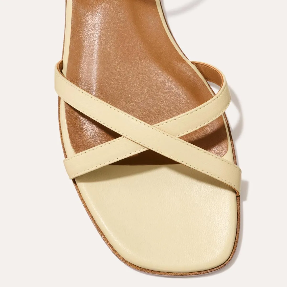 miss left Women Crisscross Strap Open Toe Flat Sandals Ankle Strap Buckle Summer Vacation Comfortable Daily Shoes Size 4-16 US