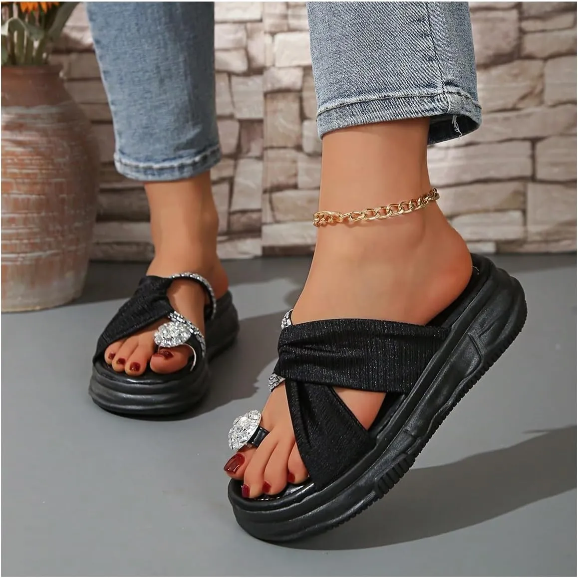 OYOANGLE Women's Rhinestone Crossed Strap Toe Ring Sandals Comfy Platform Flip Flops Elegant Outdoor Slippers