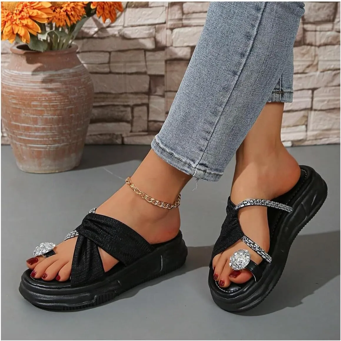 OYOANGLE Women's Rhinestone Crossed Strap Toe Ring Sandals Comfy Platform Flip Flops Elegant Outdoor Slippers