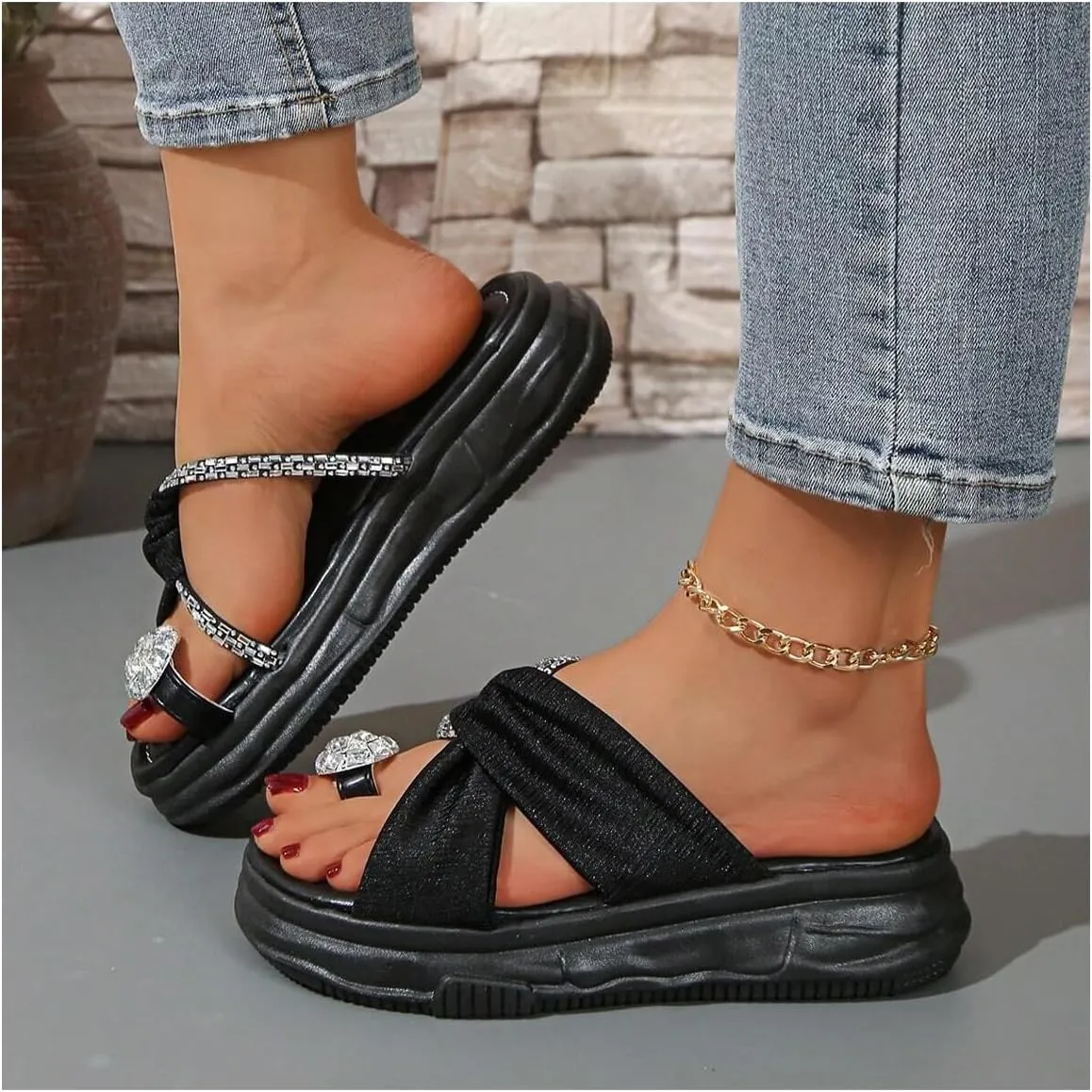OYOANGLE Women's Rhinestone Crossed Strap Toe Ring Sandals Comfy Platform Flip Flops Elegant Outdoor Slippers