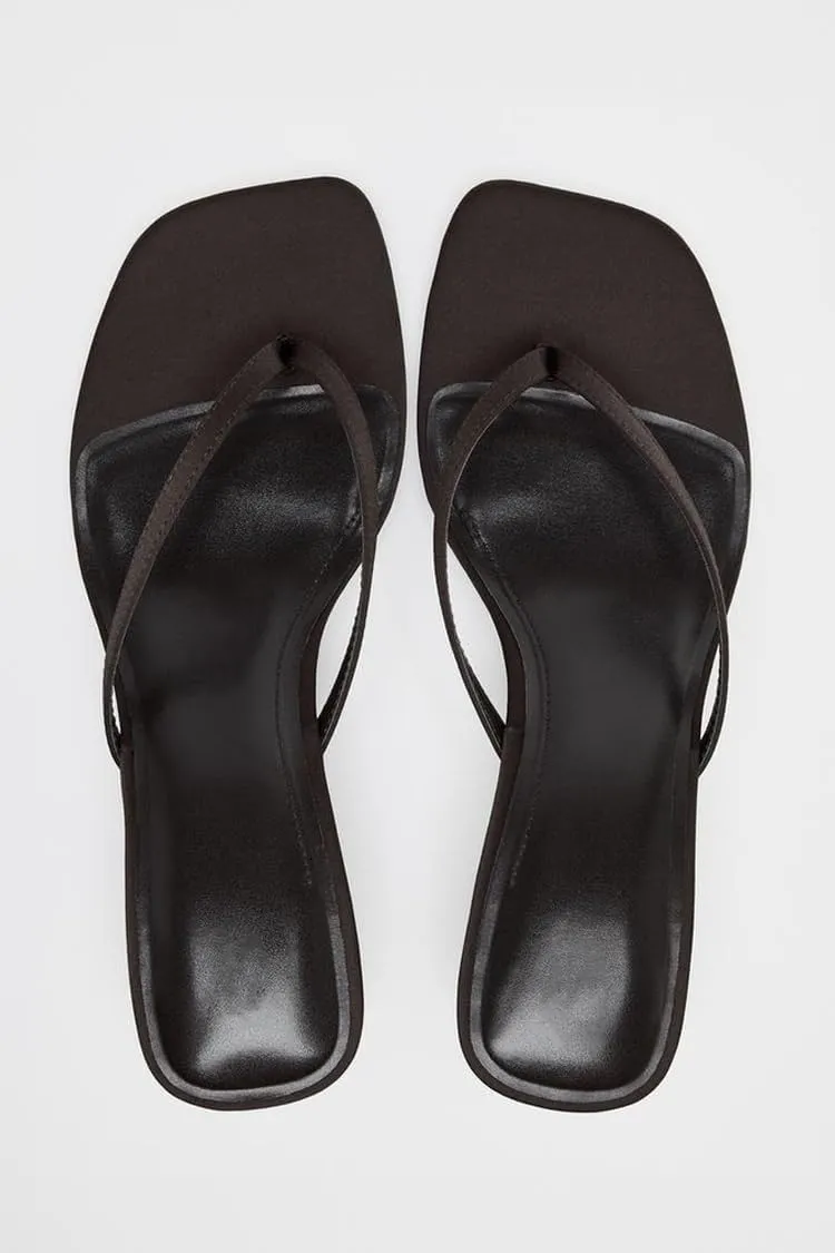 Women's Miami Kitten Heels Sandals Square Open Toe Thong Sandal Flip Flop Heels  Memory Foam Heeled Sandals for Women