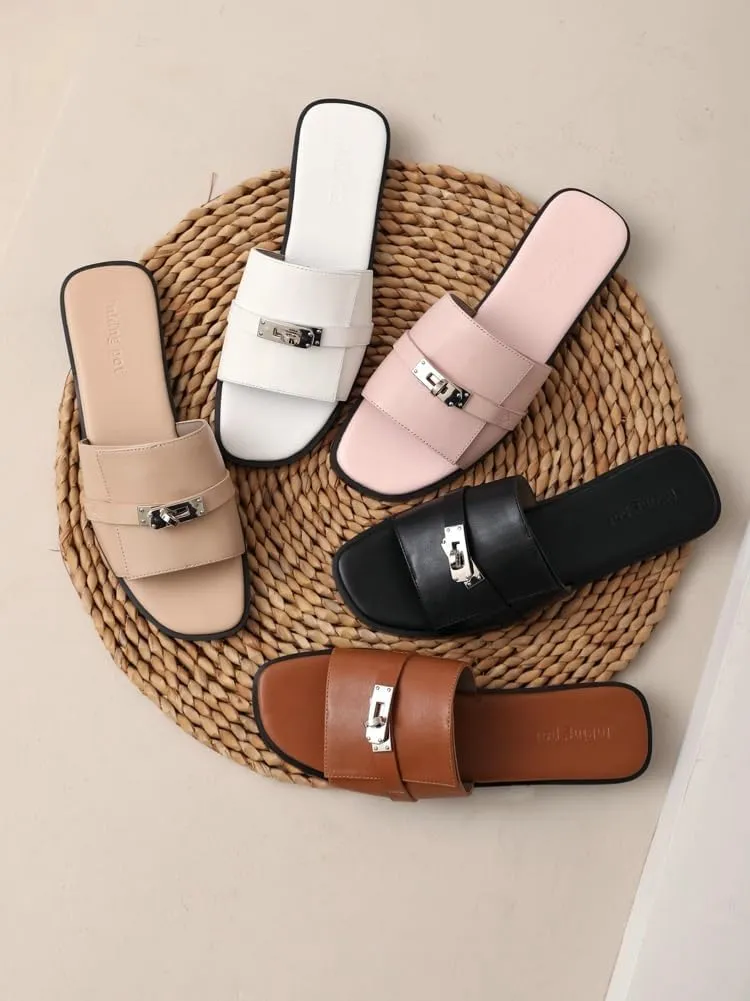 Women's Summer Flat Sandals Slip On Dress Slides Sandals for Outdoor Ladies PU leather Beach Slippers With Silver Buckle